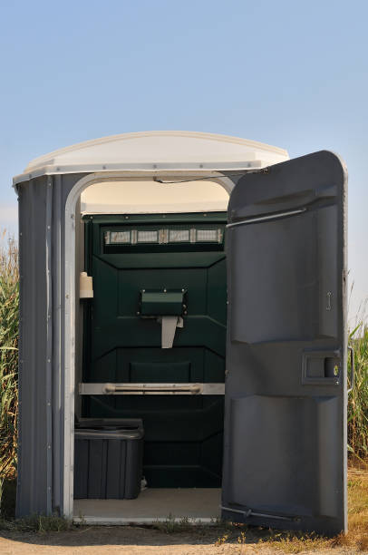 Best Portable toilet rental cost  in Osseo, MN