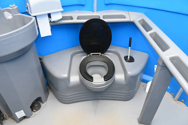 Best Portable toilet rental cost  in Osseo, MN
